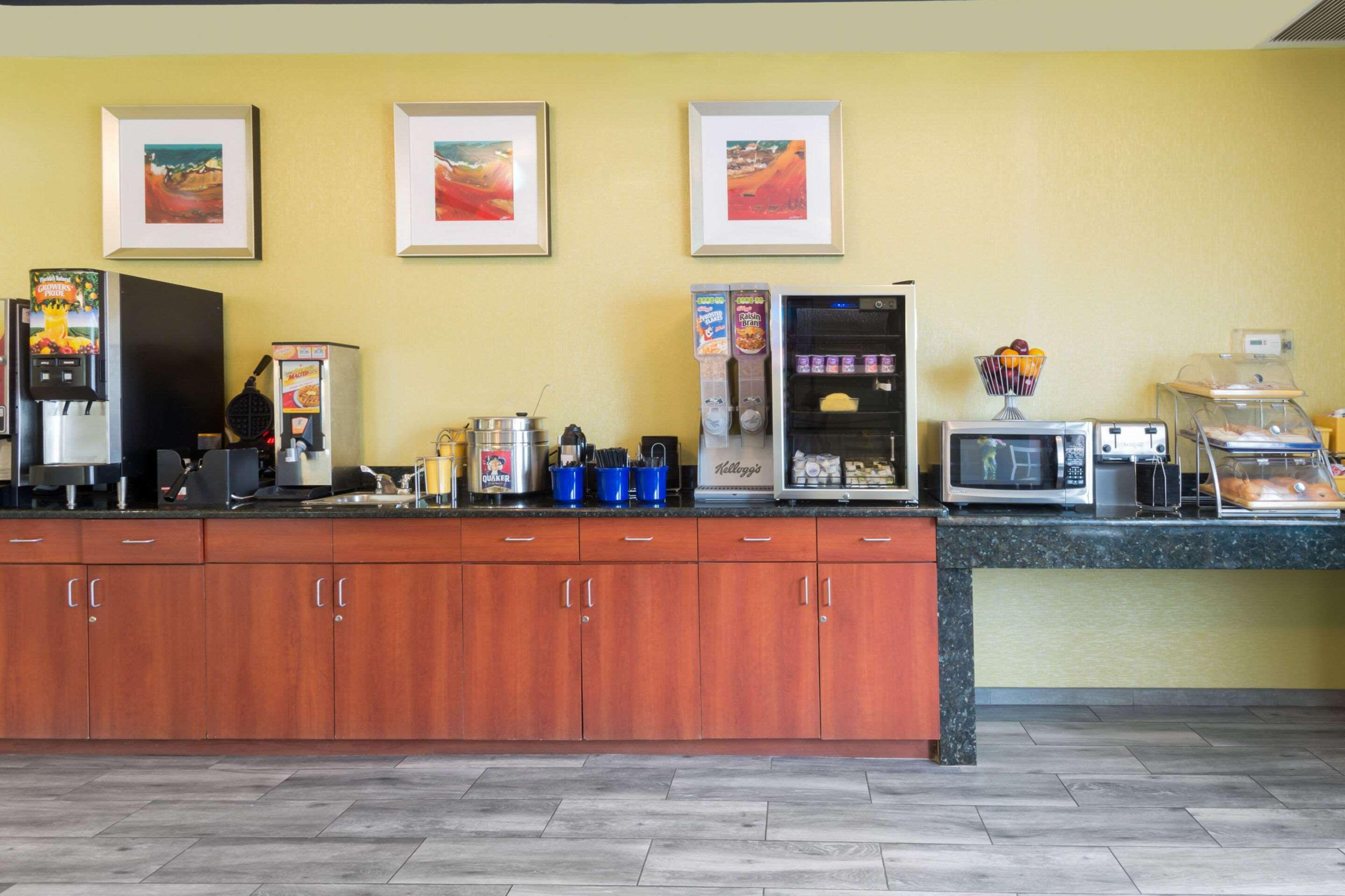 Quality Inn Poughkeepsie Zewnętrze zdjęcie
