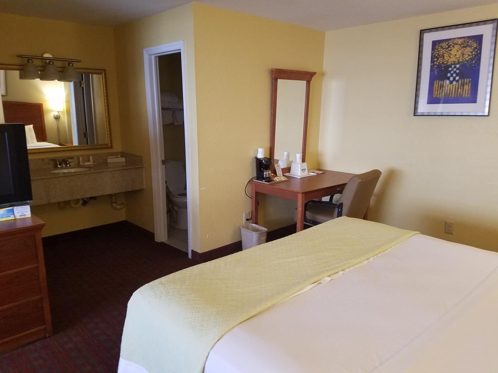 Quality Inn Poughkeepsie Zewnętrze zdjęcie