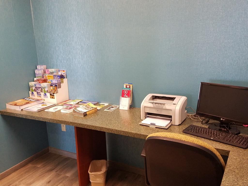 Quality Inn Poughkeepsie Zewnętrze zdjęcie