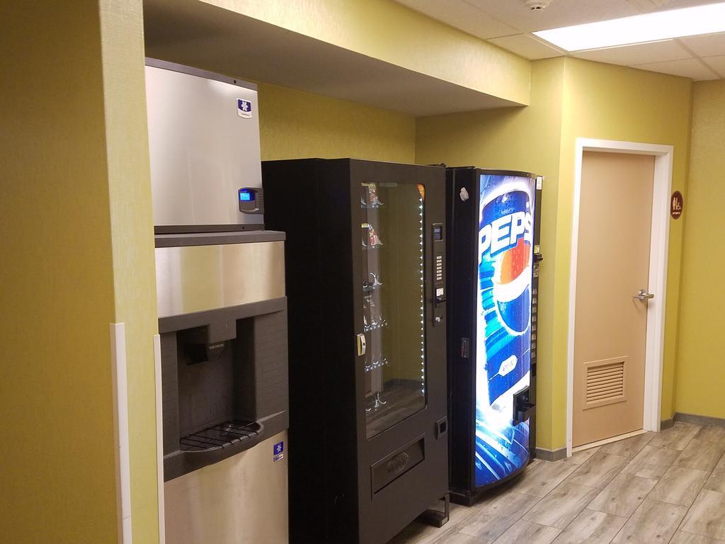 Quality Inn Poughkeepsie Zewnętrze zdjęcie